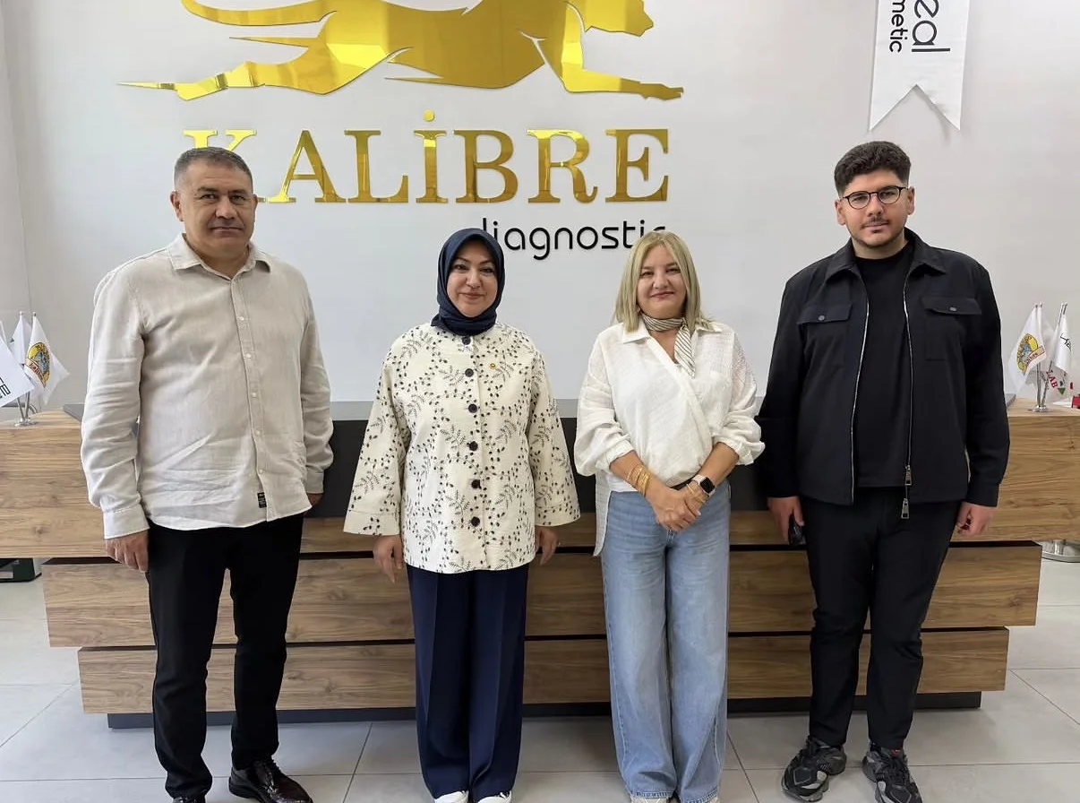 Kalibre - Ak Parti Sivas Milletvekili (Ak Parti Kadın Kolları Genel Başkanı Yardımcısı) Sn. Rukiye TOY, Sn. Murat KÜÇÜK, Sn. Süheyla KÜÇÜK, Sn. Tayyip Arda KÜÇÜK